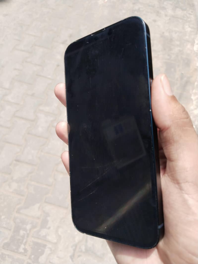 Apple iPhone 13 2