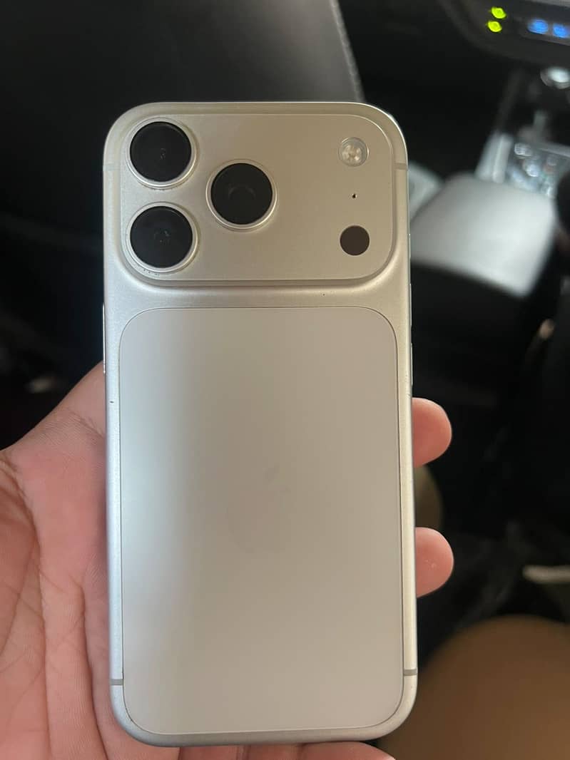 Apple iPhone 17 Pro 4