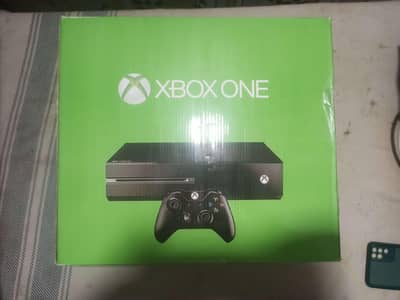 Xbox one 500gb| Excellent condition with original controller