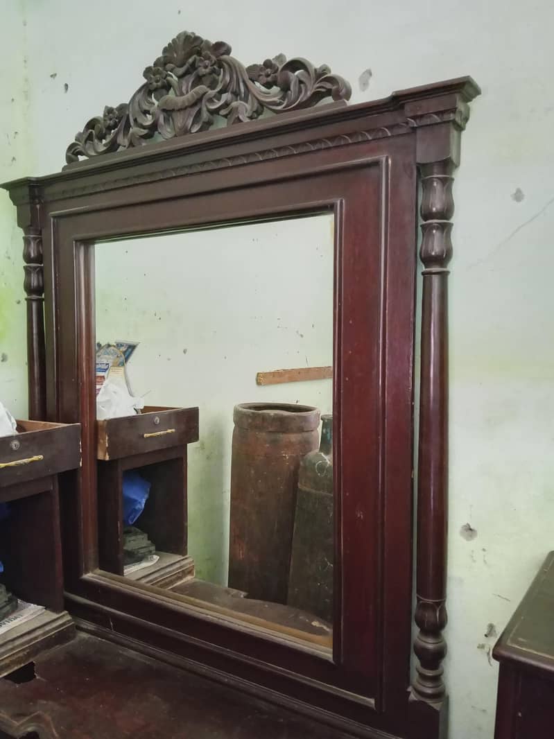 Dressing Table with side tables 4