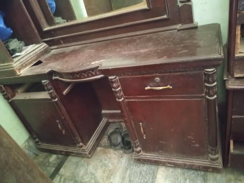 Dressing Table with side tables 5