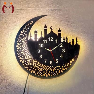 Islamic wooden wall clock with crescent moon and moseque design