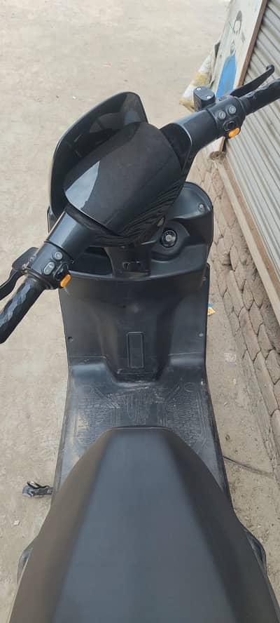 revoo A12