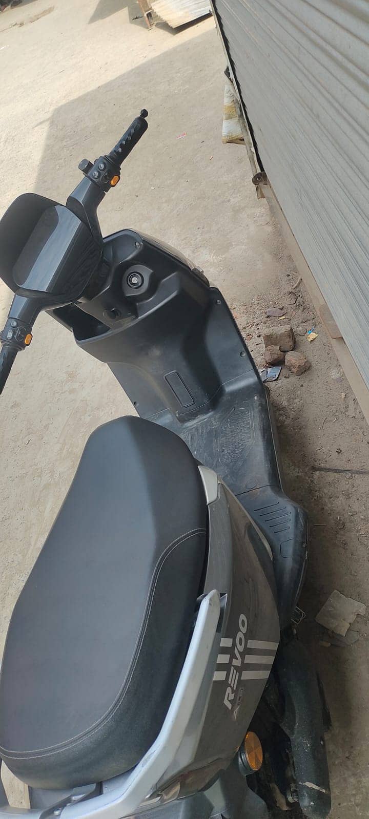 revoo A12 2