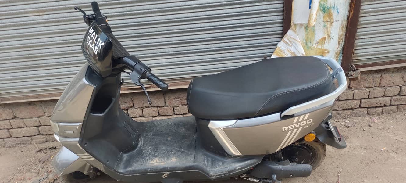revoo A12 4