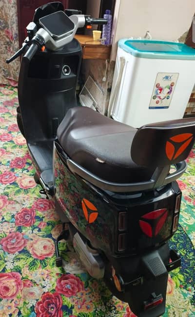 use 10/10 conditions yadea scooty