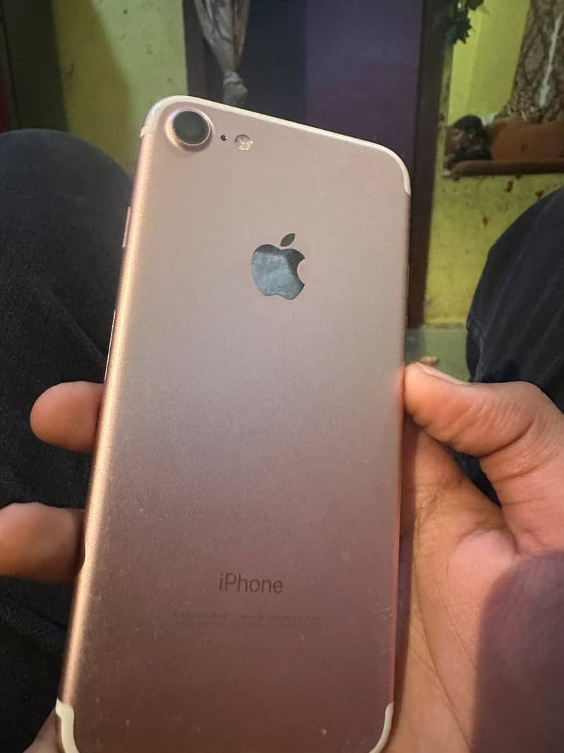 Apple iPhone 7 3