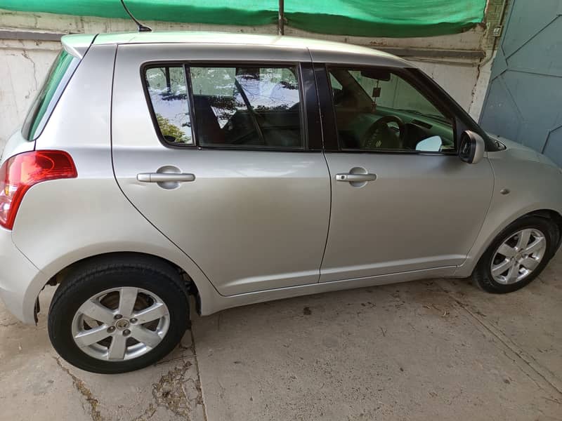 Suzuki Swift 2010 1