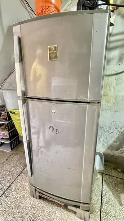 Urgent Sale Dawlance Refrigerator in low price