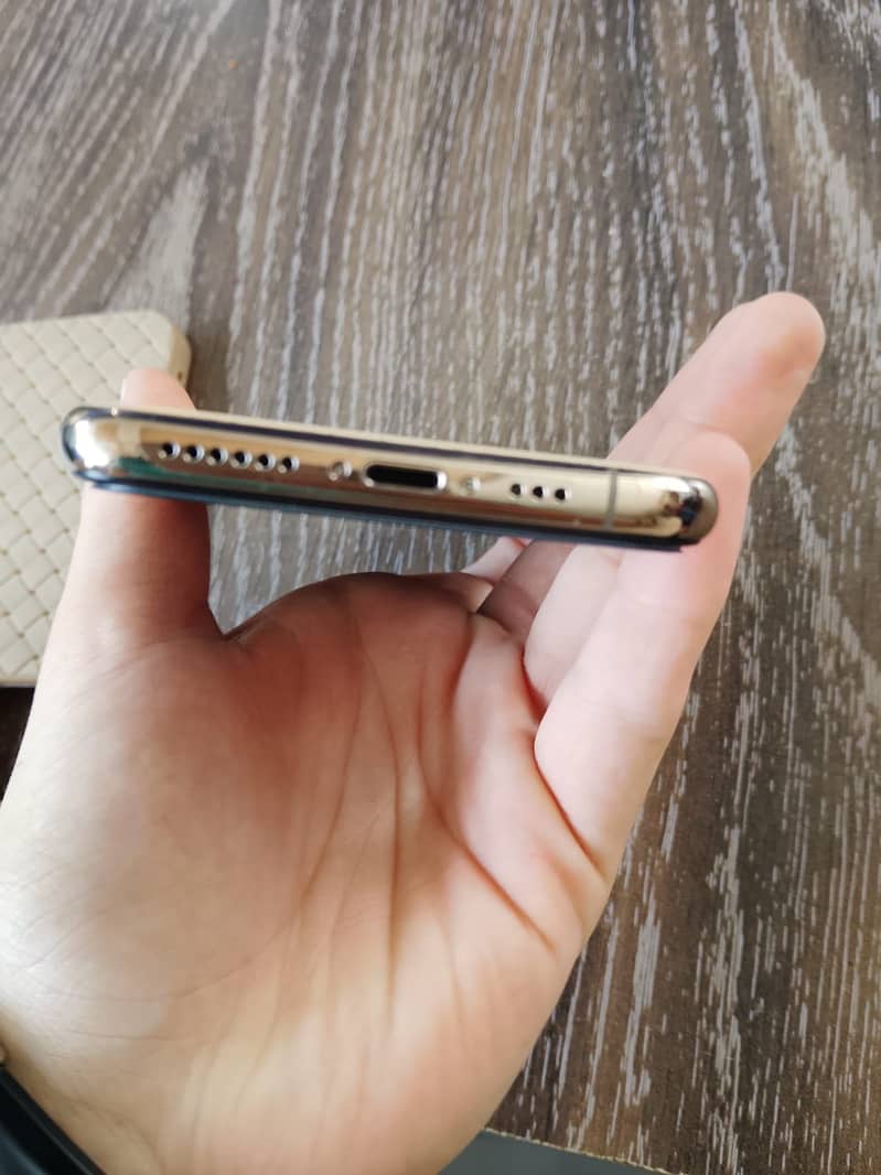 Apple iPhone 11 Pro 2