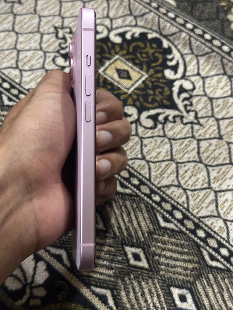 iPhone 15 jv 4