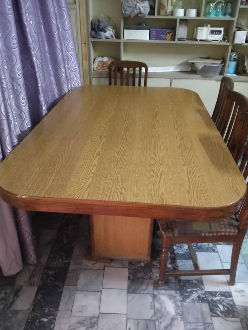 Dining table 0