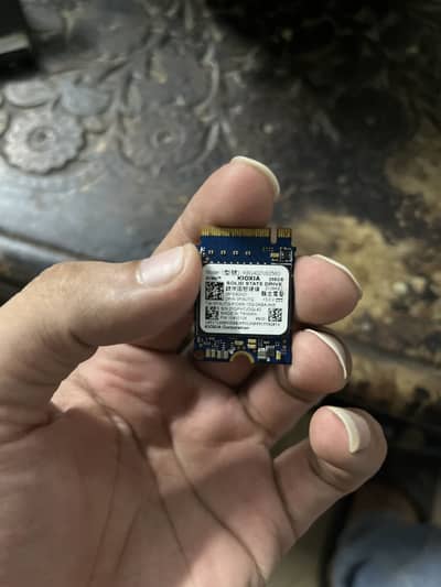 Toshiba KIOXIA 256GB NVMe SSD (M. 2 2230)