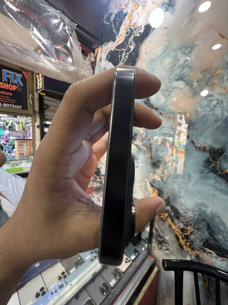 Apple iPhone 15 Pro Max 7