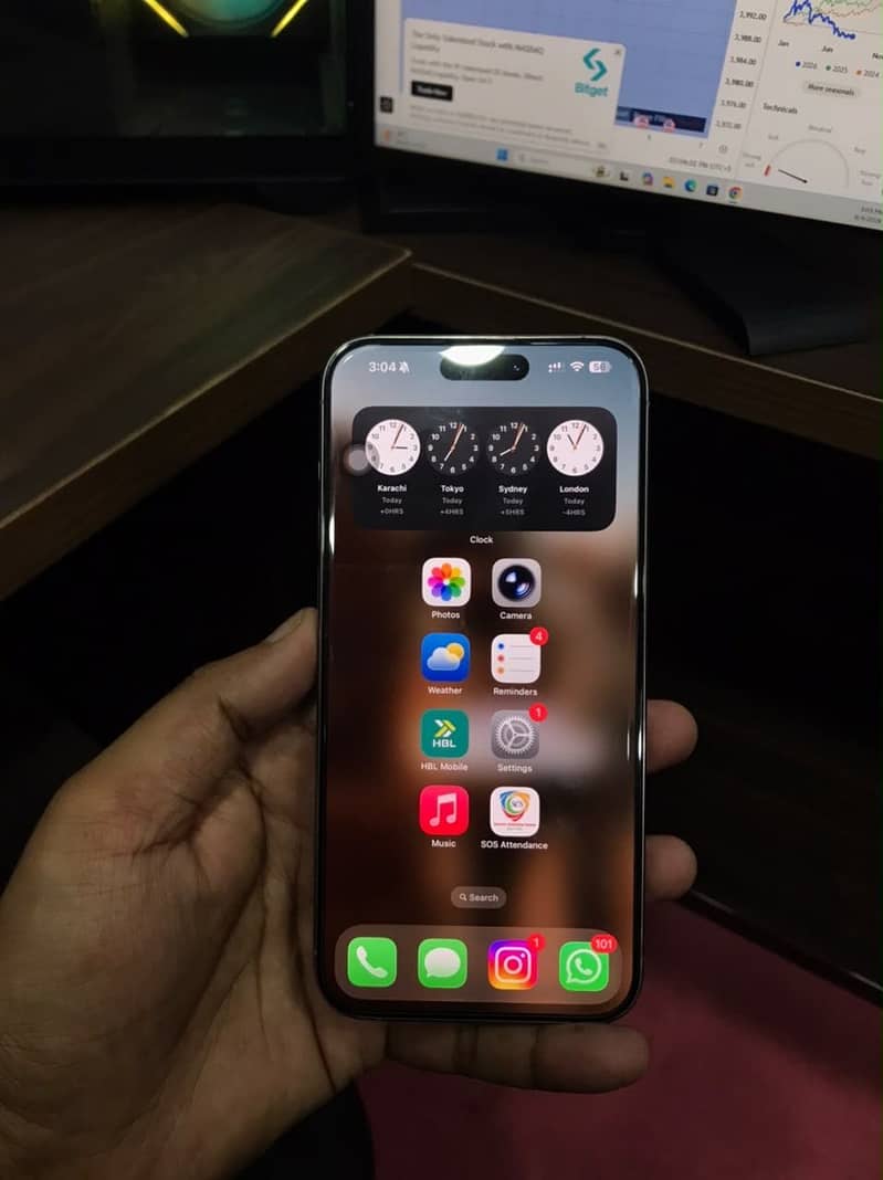 Apple iPhone 15 Pro Max 1