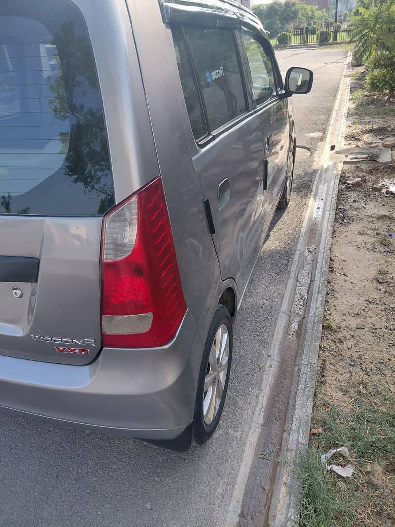 Suzuki Wagon R 2015 4