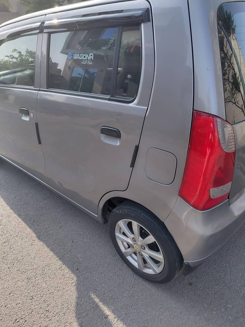 Suzuki Wagon R 2015 12