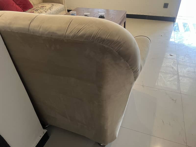 6 Seater Safa + Center Table 3