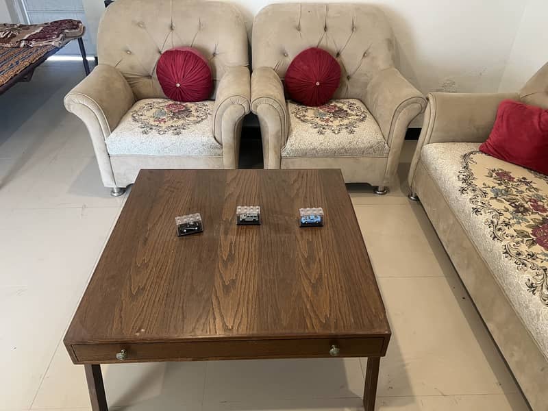 6 Seater Safa + Center Table 6