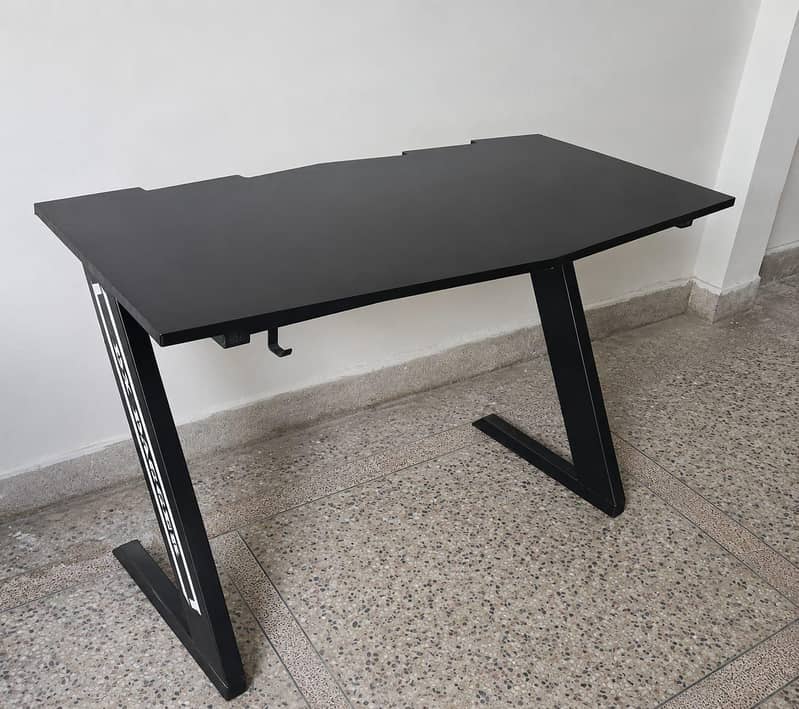 Gaming / Office table Z shape Table Full size 0