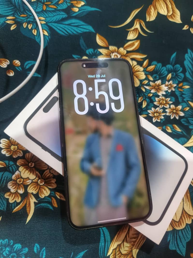 Apple iPhone 14 Pro Max 1