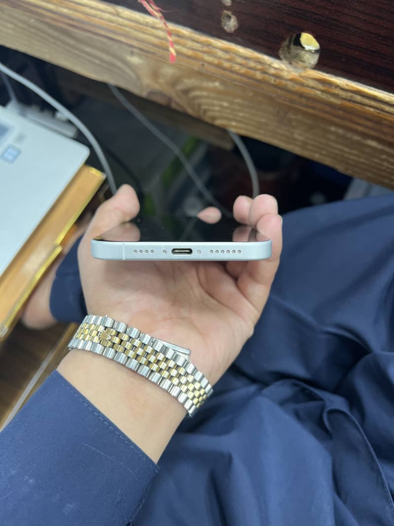 Apple iPhone 16 Plus 128Gb jv 2