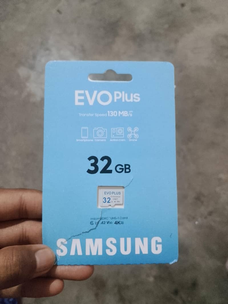 32 GB  memory card 0