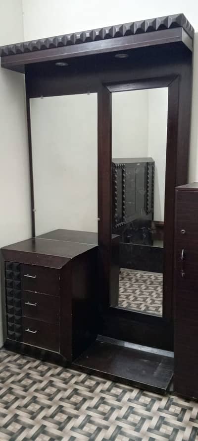 Dressing table for Sale