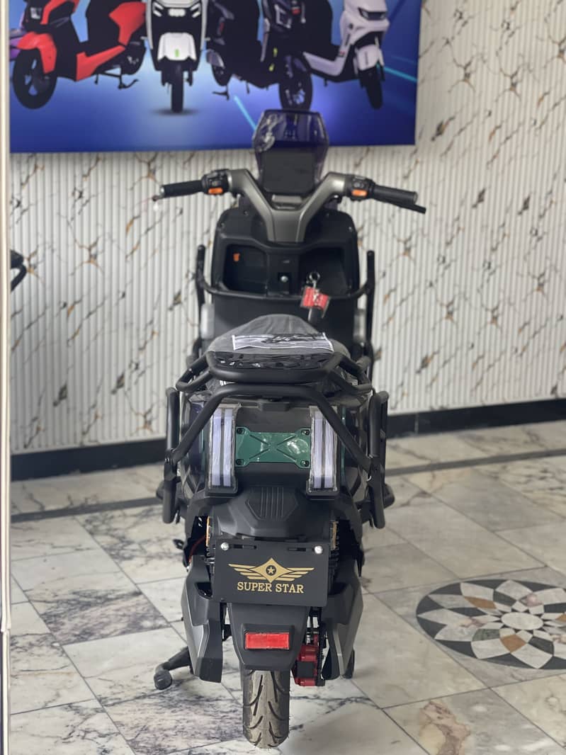 Super Star Scooty. 7