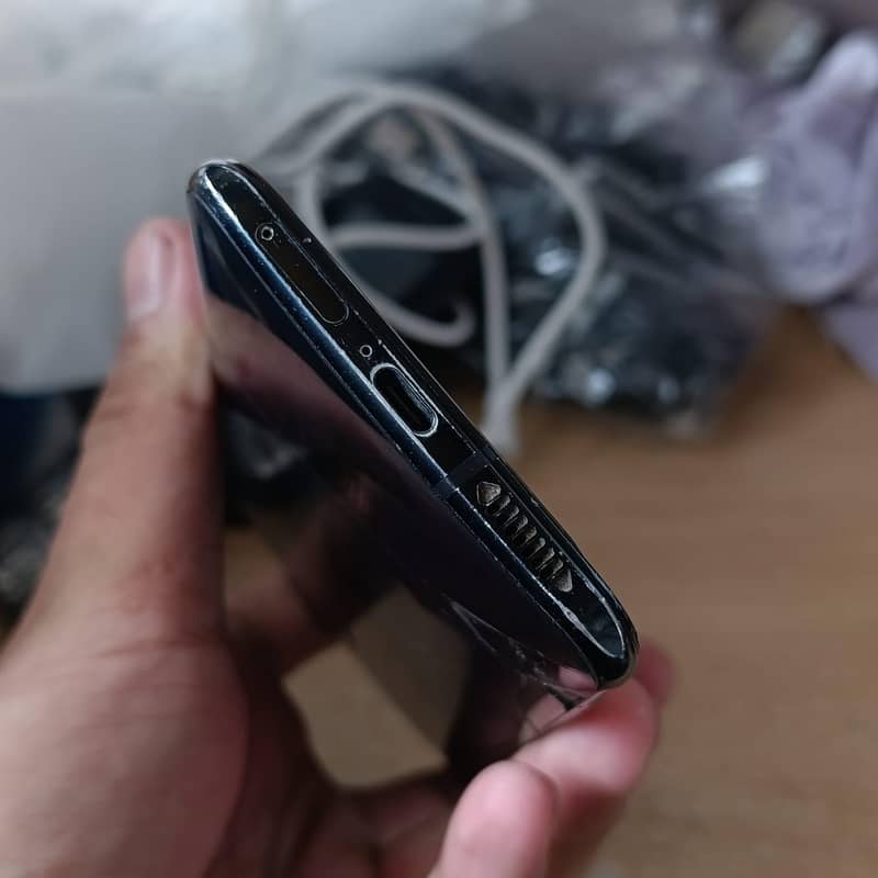 red magic 5g 12Ram 128Rom 3