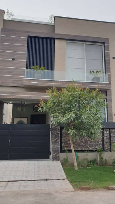 "Brand New 5 Marla Smart Home DHA Lahore