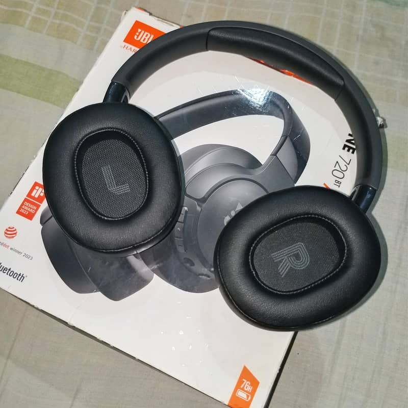 JBL HARMAN 720BT 1