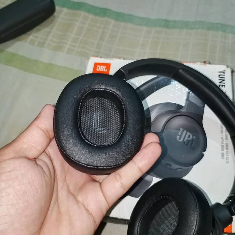 JBL HARMAN 720BT 3