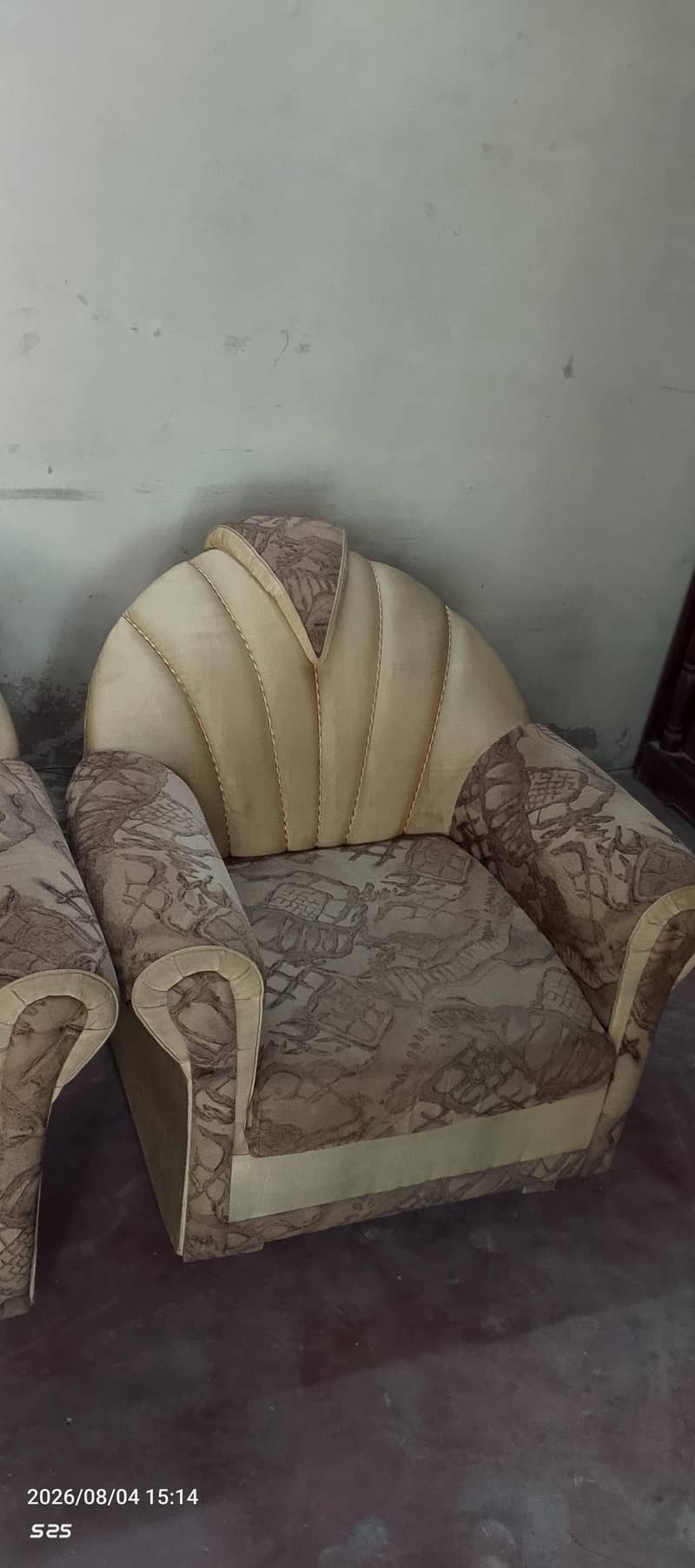 sofa like new 0