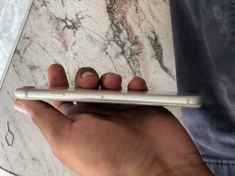 Apple iPhone 7 3