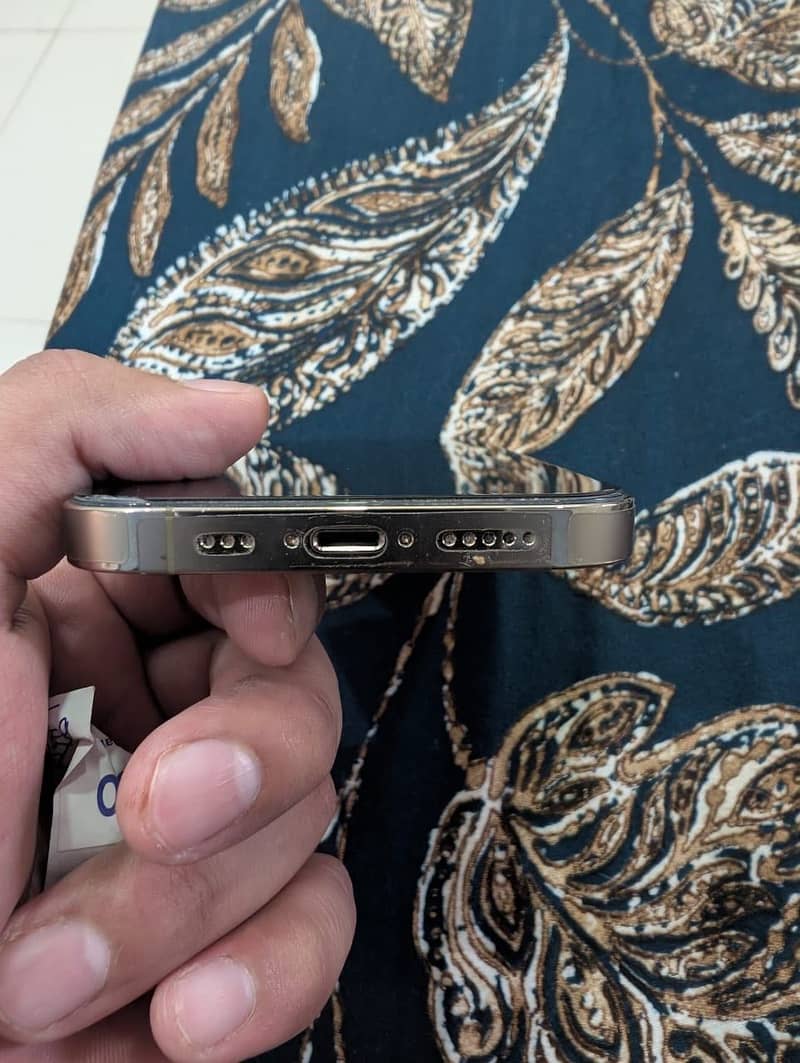 Apple iPhone 14 Pro 2