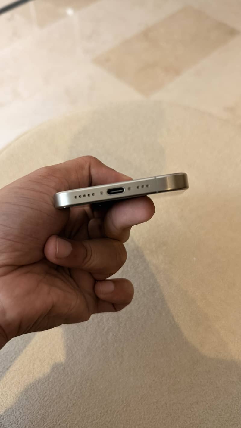 Apple iPhone 15 Pro 6