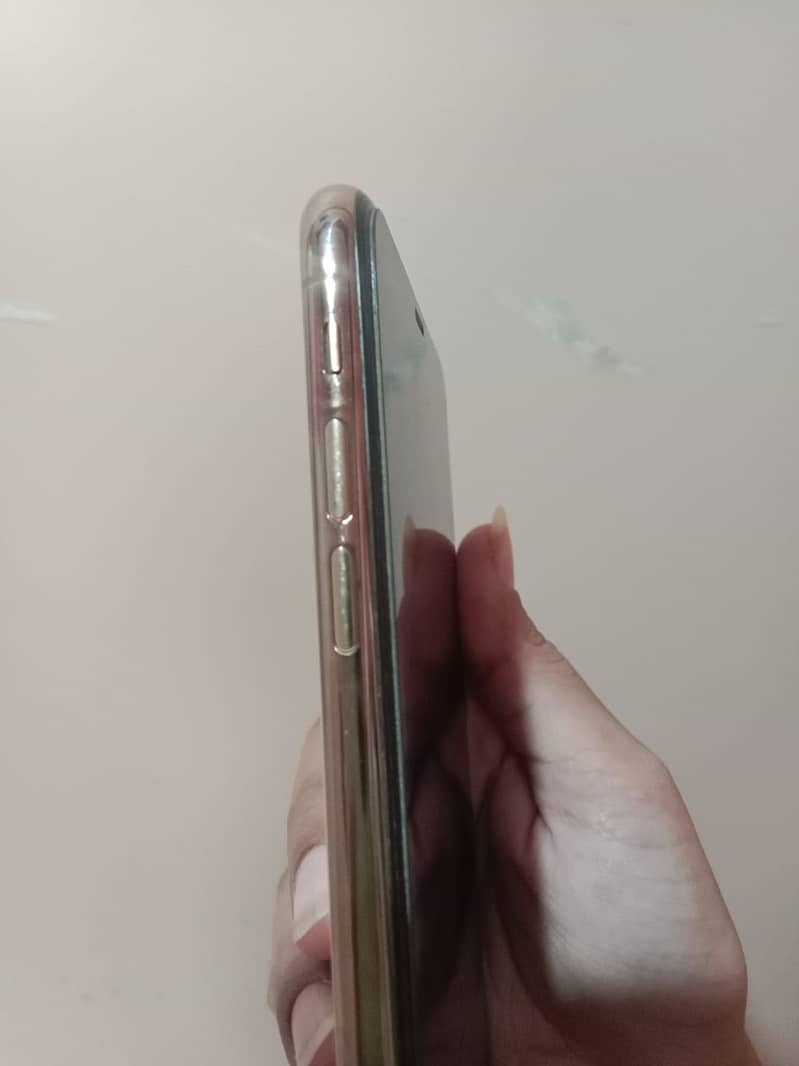 Apple iPhone XS Max 6