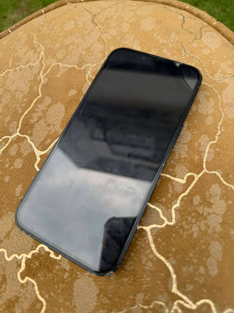 Apple iPhone 14 3