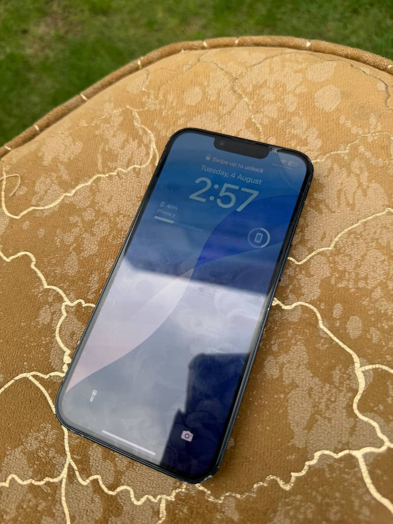 Apple iPhone 14 4
