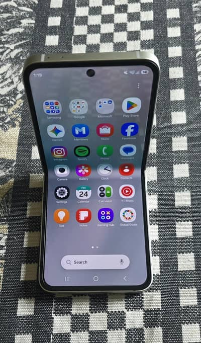 Samsung Mobile Z Flip 7 FE - UK Model