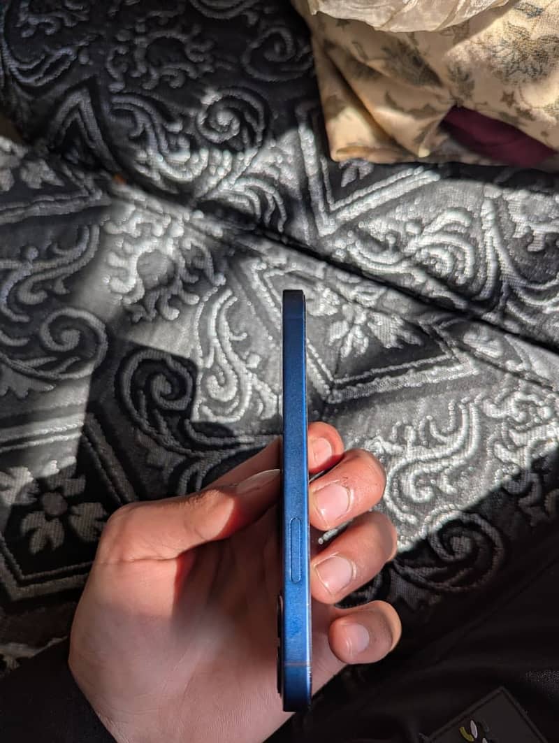 Apple iPhone 12 mini 3