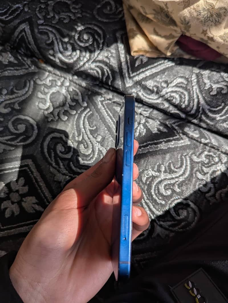 Apple iPhone 12 mini 4
