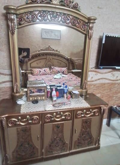Dressing table and Bartan Almari