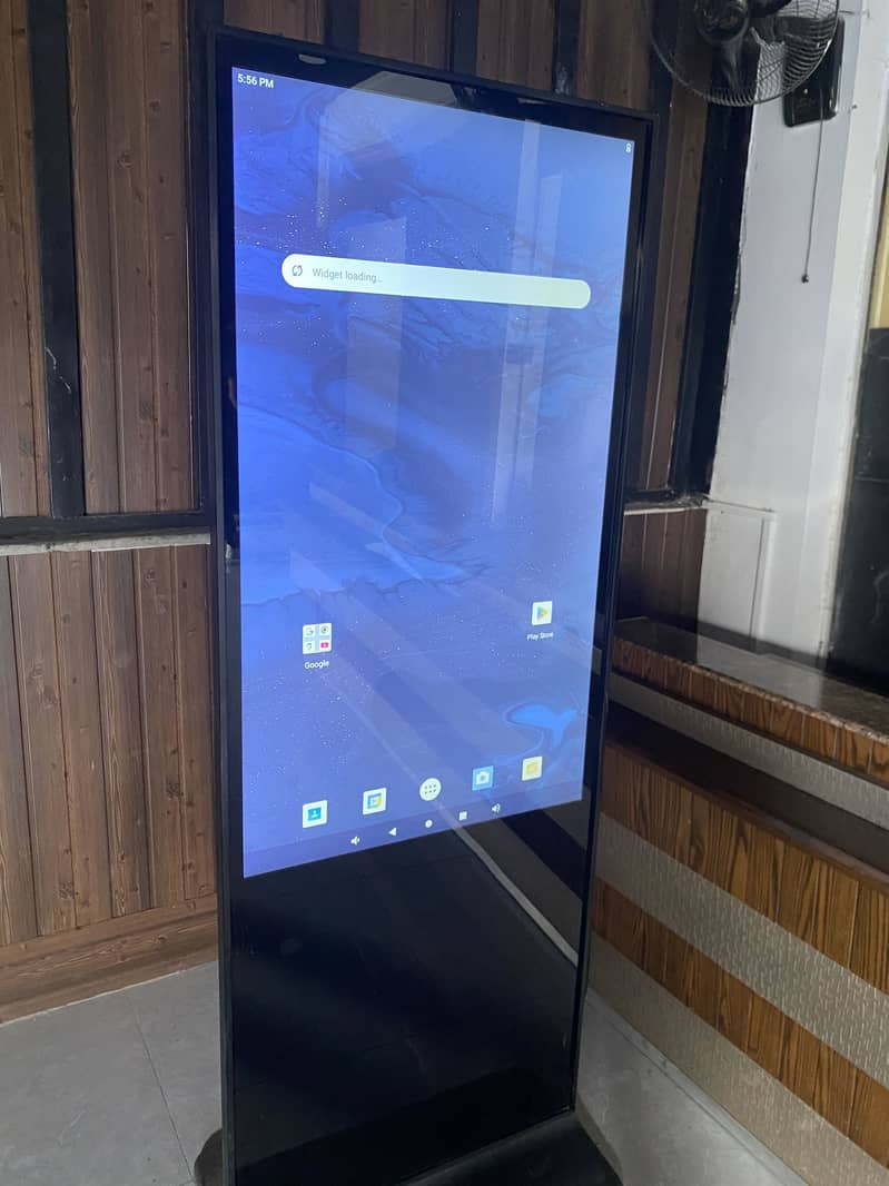 Digital touch screen standee 0