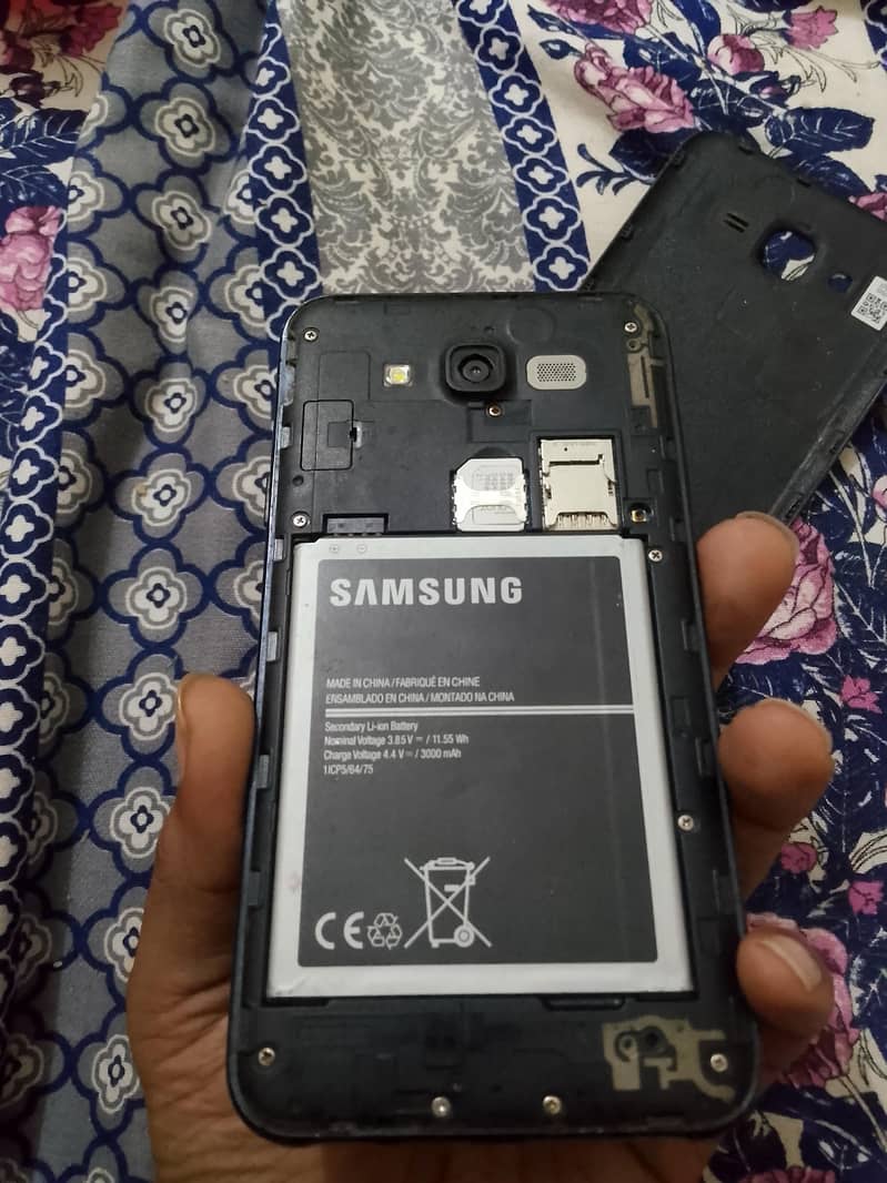 Samsung Mobile J7 Core 3