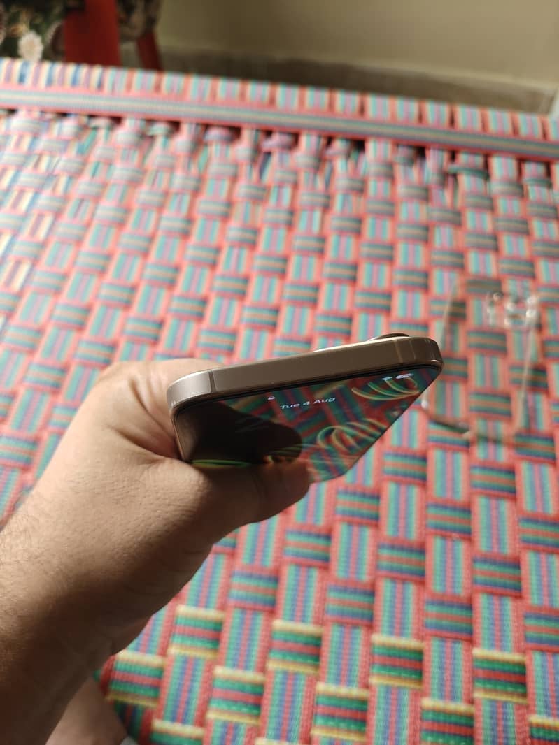 Apple iPhone 16 Pro Max JV 3