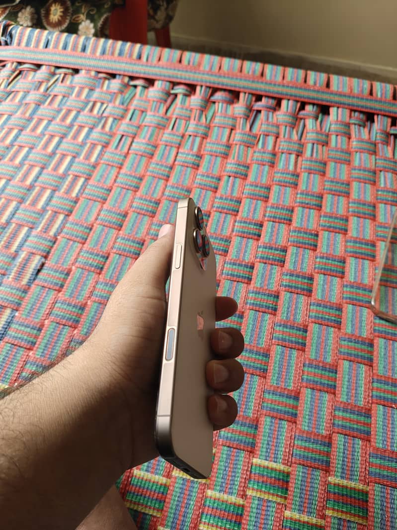 Apple iPhone 16 Pro Max JV 4