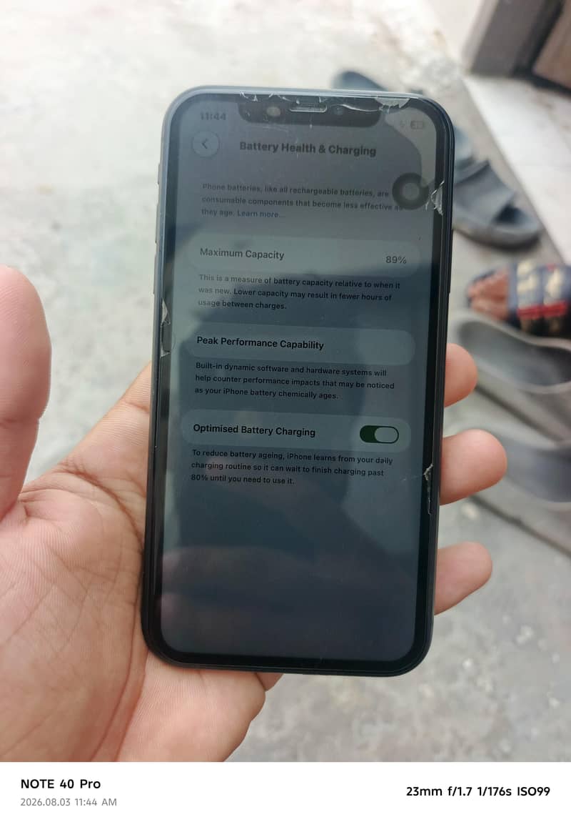 Apple iPhone 11 3