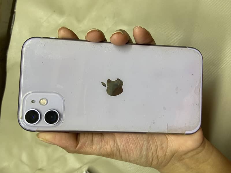 Apple iPhone 11 4